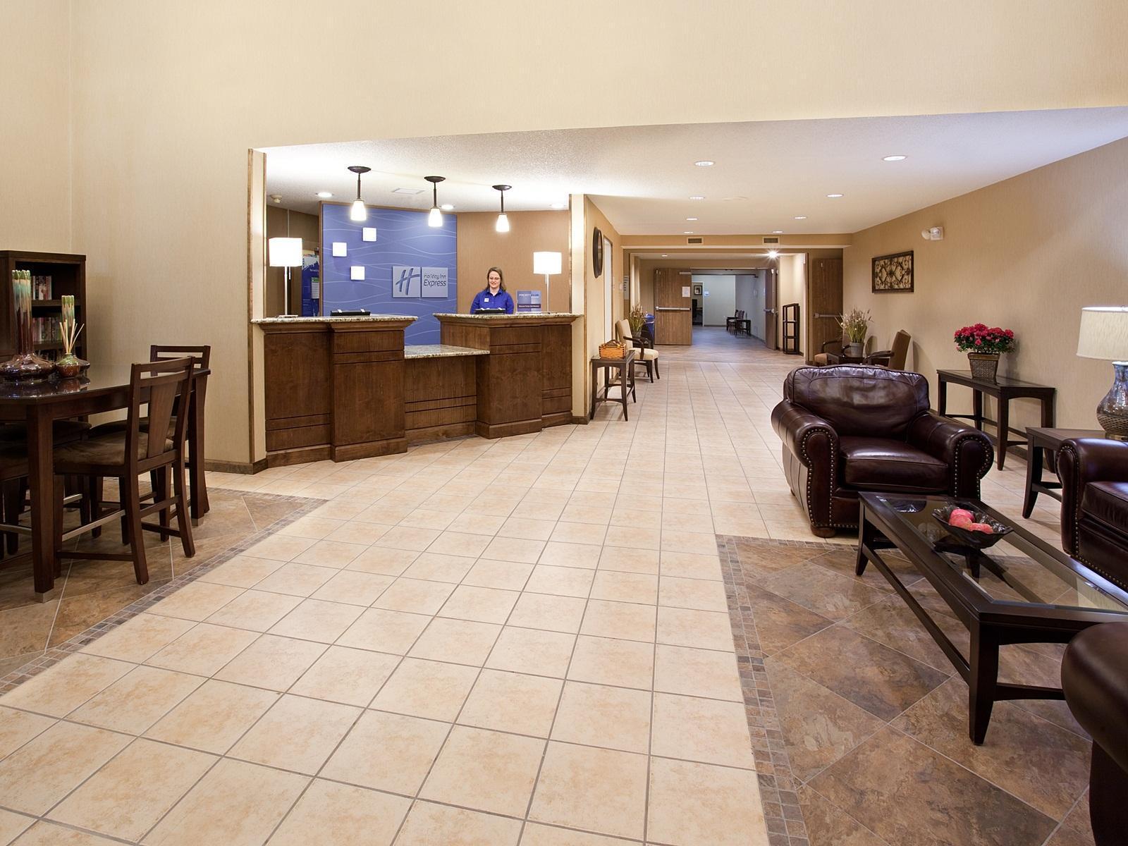 Holiday Inn Express Hotel & Suites Torrington By Ihg Exterior photo