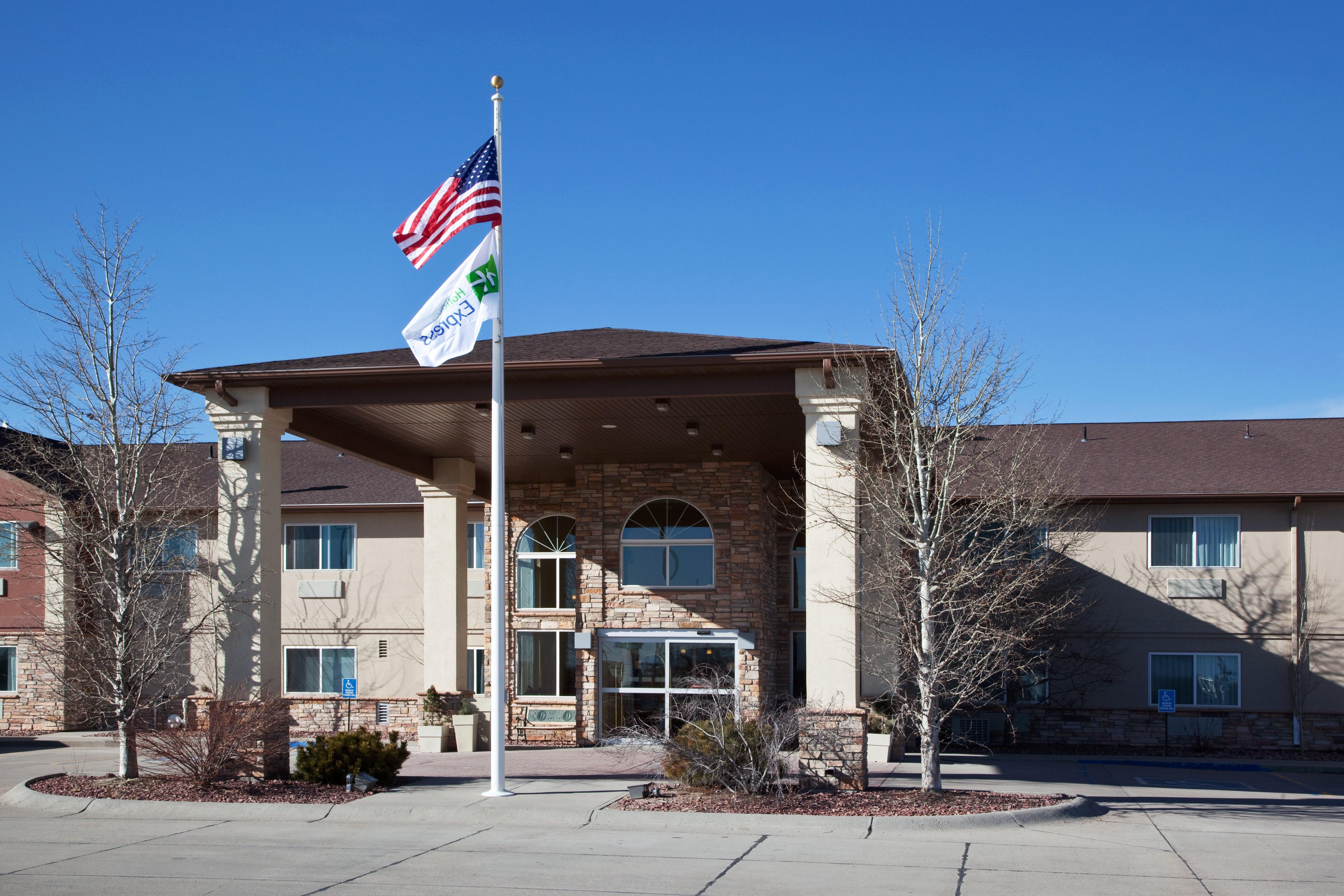 Holiday Inn Express Hotel & Suites Torrington By Ihg Exterior photo